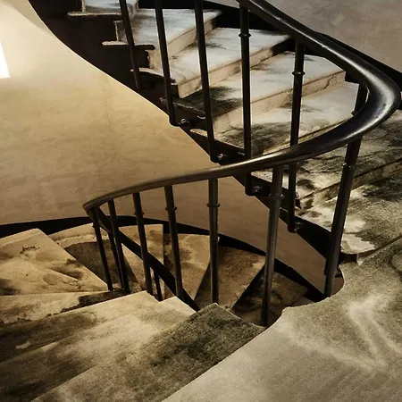 Leon Hotel-pigalle Suite-01-prm Paris